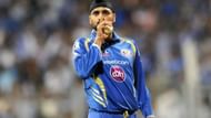मैच के दौरान अपने अंदाज में जश्न मनाते हरभजन सिंह
